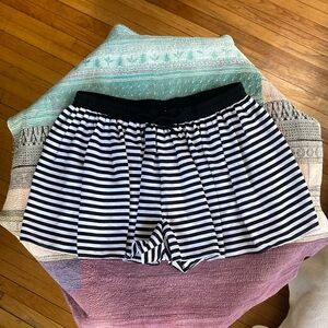 Torrid Women's Shorts Size XL Striped Flowy Beachy Boho Nautical Coastal Swim